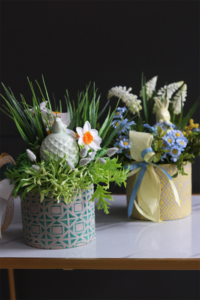 Bird in Flowers, stroik wielkanocny z ptaszkiem