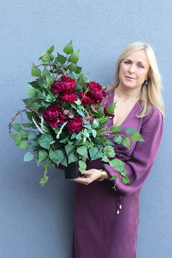 Chryzantemy Bordo, bukiet nagrobny we wkładzie, dł.50cm
