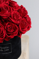 Valentino, flowerbox okolicznościowy z kwiatów sztucznych