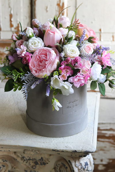 Pink World, welurowy flowerbox z kwiatami