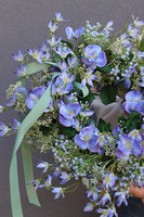 Pansy Blue, wiosenny wianek dekoracyjny