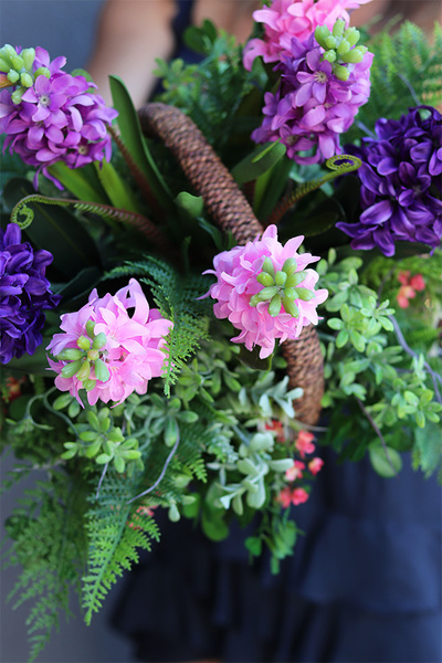 dekoracyjny kosz z hiacyntami, Teressa Bella