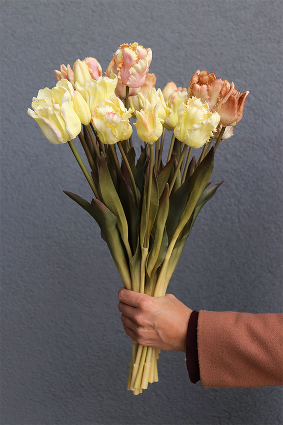 Noveltia, bukiet gumowych jesiennych tulipanów