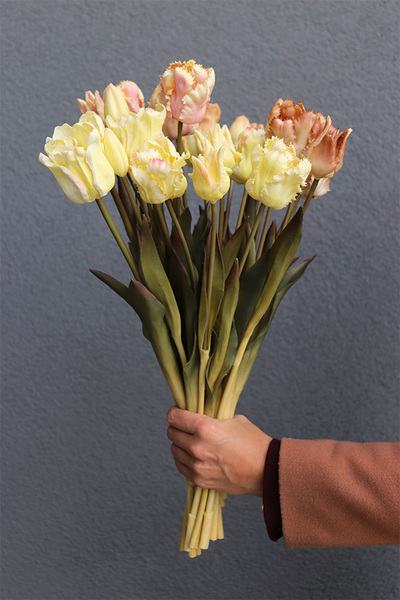 Noveltia, bukiet gumowych jesiennych tulipanów