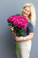 Maria Callas, bukiet amarantowych róż