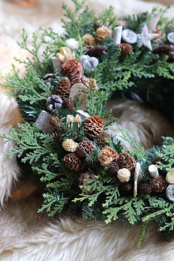 Zima w Cyprysach, świąteczny wianek z reniferem