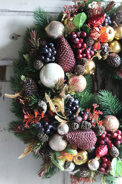 Bordo Pine, wianek świąteczny z sukulentem, śr.30cm  