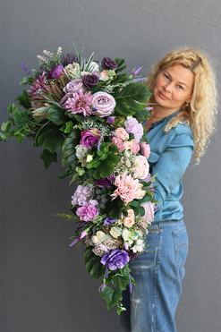 Nefura, spływający bukiet nagrobny we wkładzie, wym.42x105cm