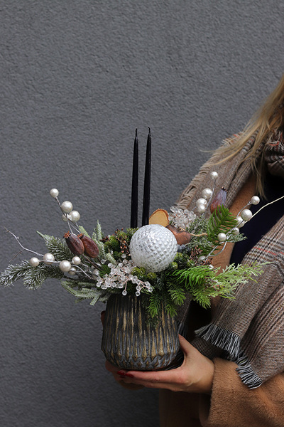 Hellina Bosco, świąteczny stroik w szklanym naczyniu