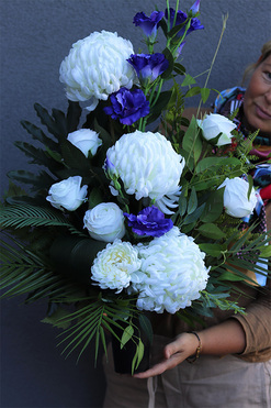 Milanda, bukiet nagrobny we wkładzie, dł.65cm