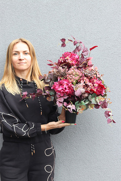  Amarantis Bordo, bukiet nagrobny we wkładzie do wazonu, dł.55cm