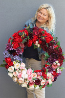 Monaco England, bardzo duży kwiatowy wianek