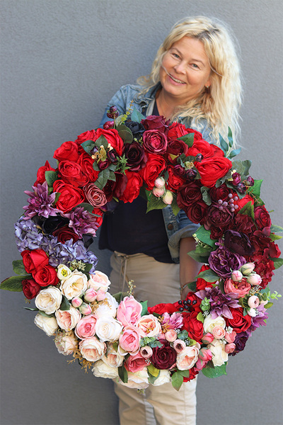 Monaco England, bardzo duży kwiatowy wianek