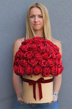 flowerbox na prezent Jubileo Beige 70 Róż, wys.44cm  