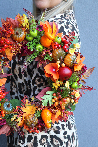 Grządki, jesienny wianek z owocami