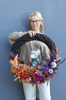 Perfect Lady, asymetryczny jesienny wianek z lalką	