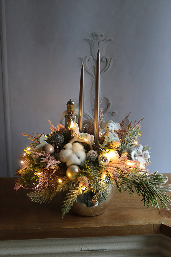 Baby Pink, świąteczny stroik LED ze świecami