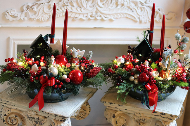 Nennina Carrington, świąteczny stroik w misie