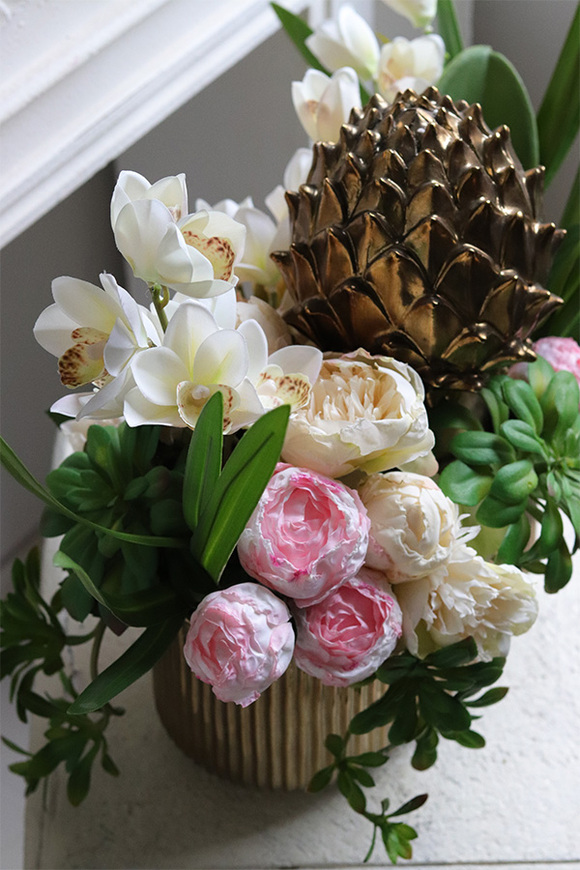 Leotte, kompozycja kwiatowa z karczochem