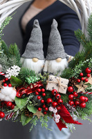 dekoracyjny wianek Skrzaty, szare czapeczki, śr.45cm