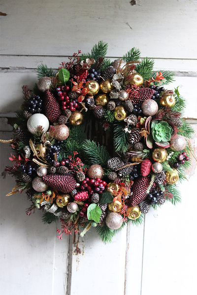 Bordo Pine, wianek świąteczny z sukulentem, śr.30cm  