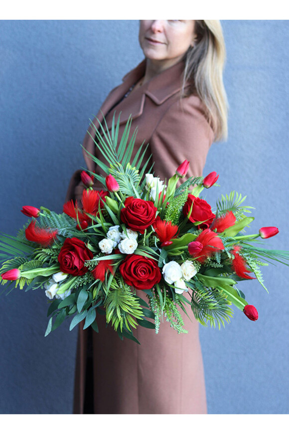 Red Dalia, dekoracja nagrobna na tacy