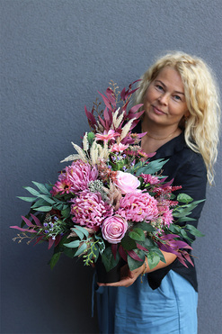 Astry Pink Rusłana, bukiet nagrobny we wkładzie, wys.60cm