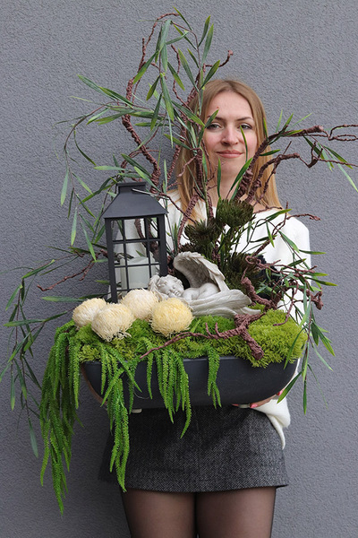 Solaris Angel, dekoracja nagrobna z lampionem