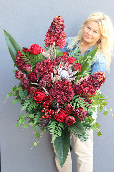 Bordo Luxury, wiązanka nagrobna z różami