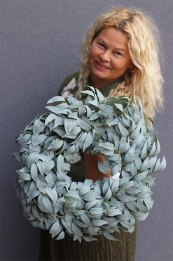 Metila, zielony wianek z ruskusem, rozp.42cm 