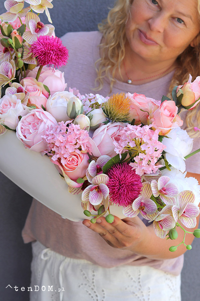 Laos Opera Peony, kompozycja w ceramicznej łódce