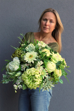 Janina Green, kompozycja z zielonych kwiatów, wym.42x55cm 