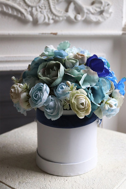 Blue Flowers, flowerbox z aksamitką, wys.22cm