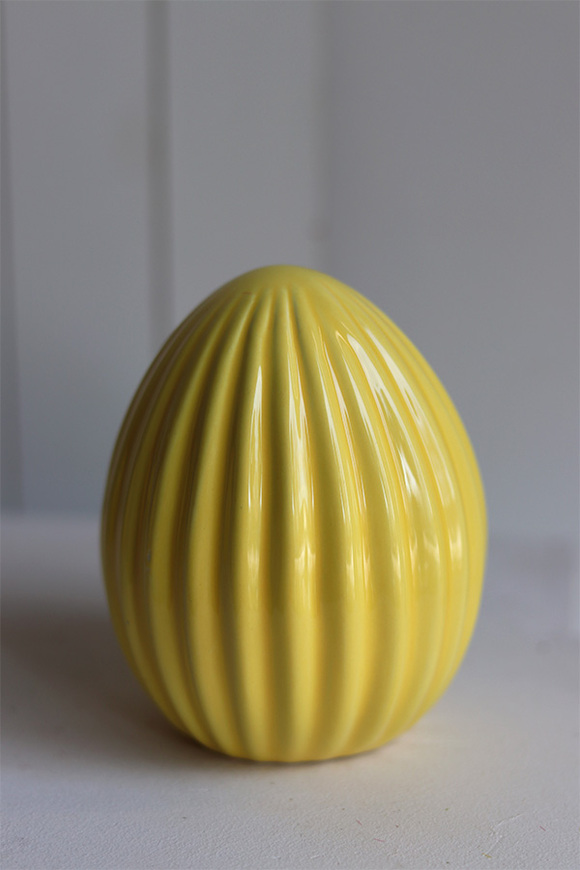 Yellow Egg, jajko wielkanocne figurka