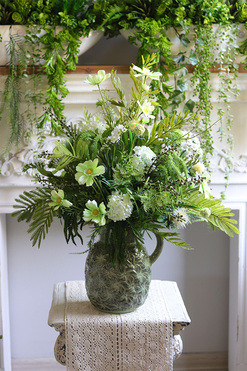 Nedila Izabella, kompozycja kwiatowa w naczyniu, wym.69x56cm