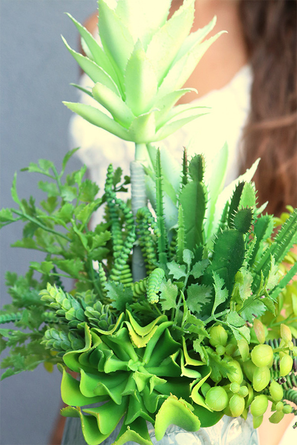 Twarzova, komplet zielonych dekoracji w doniczce z twarzą