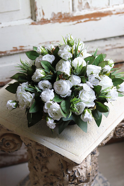 Różane Motyle, kompozycja nagrobna w okrągłej misie, wym.25x30cm 