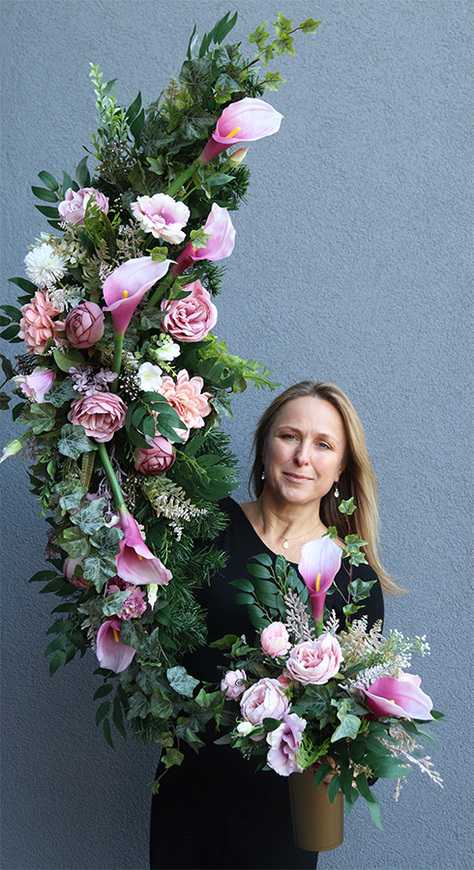 Julena Pink, bukiet nagrobny z kallami, dł.50cm 