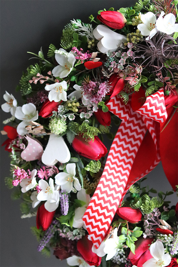 Romantic Tulips, walentynkowy wianek z tulipanami