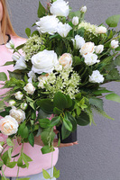 Weiss, nowoczesny bukiet nagrobny we wkładzie