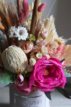 Pinkobella Orfitta, welurowy flowerbox z suszem, wys.49cm