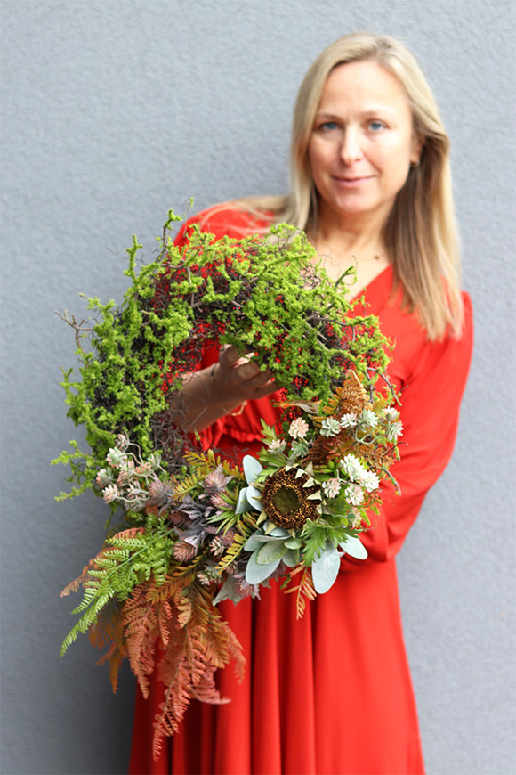 Listopadowa Prostota, jesienny wianek z omszałych gałązek