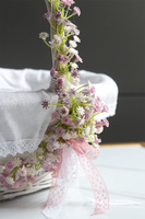 Kaszka Pastella, dekorowany koszyczek wielkanocny z serwetką