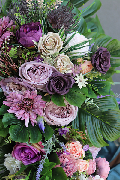 Nefura, spływający bukiet nagrobny we wkładzie, wym.42x105cm