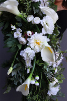 Julena White, girlanda nagrobna / pogrzebowa z kallami, dł.125cm 