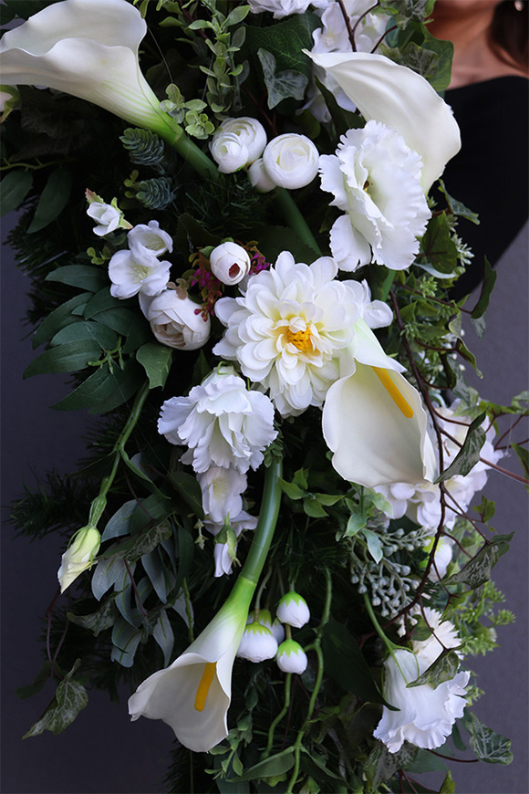 Julena White, girlanda nagrobna / pogrzebowa z kallami, dł.125cm 