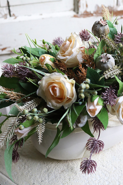 kremowa kompozycja kwiatowa, Tefran, wym.21x31cm 