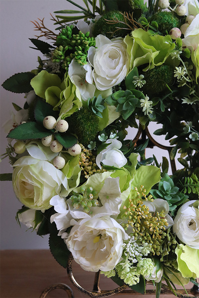 Zieleń to Życie, biało-zielony wianek na drzwi