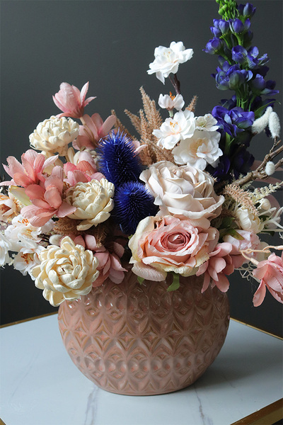 Sevilla, kompozycja kwiatowa w wazonie