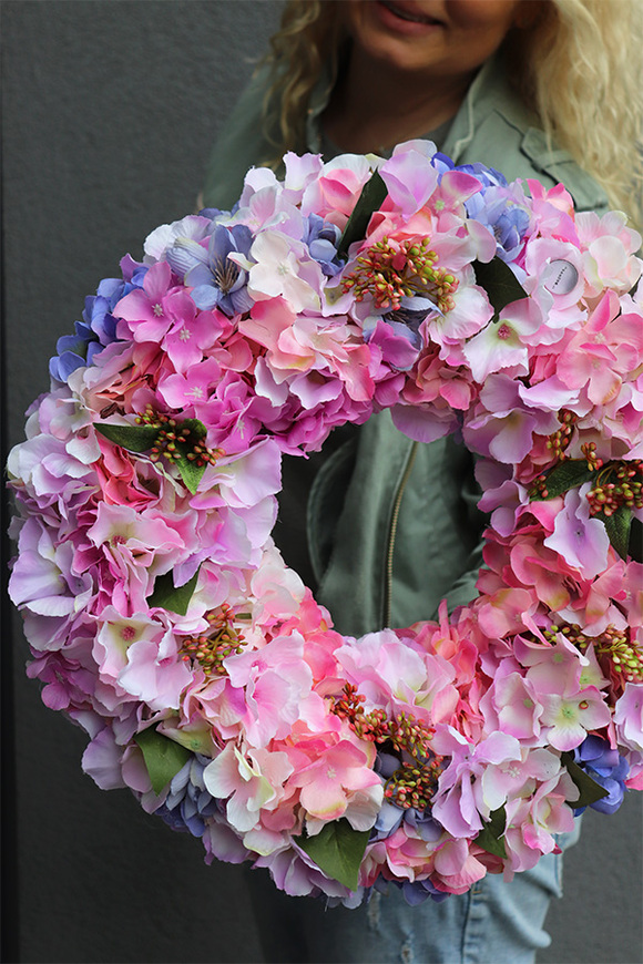 Romantyczne Hortensje 2, gęsty różowy wianek na drzwi